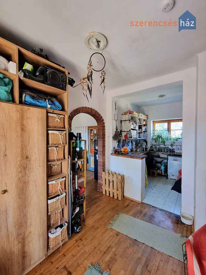 35 m2-es lakás nagy terasszal, kizárólagos udvarhasználattal