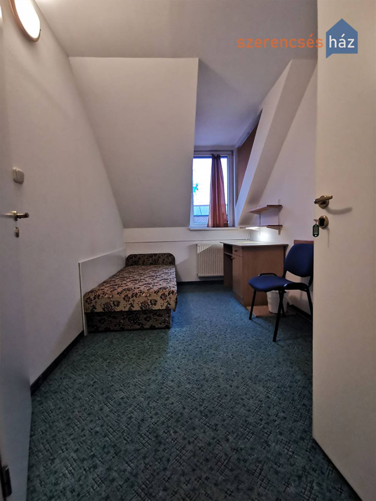 Bútorozott szobák saját fürdőszobával kiadók Sopronban