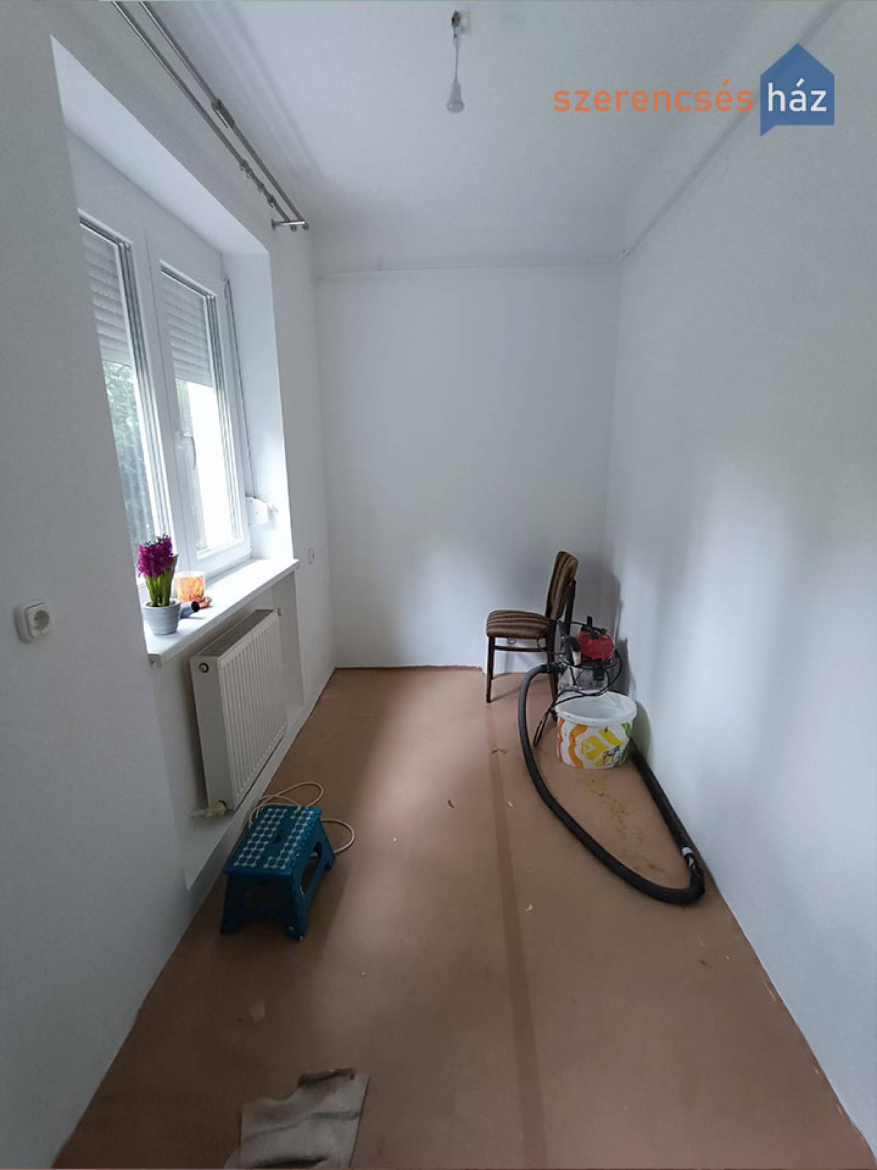 Felújított, magasföldszinti lakás két tárolóval Sopronban