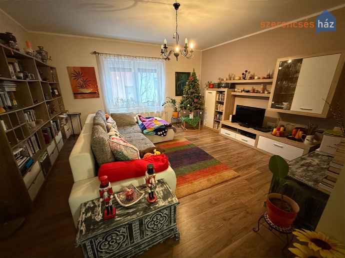 3 szobás családi ház garázzsal, pincével a Ravazd lakóparkban